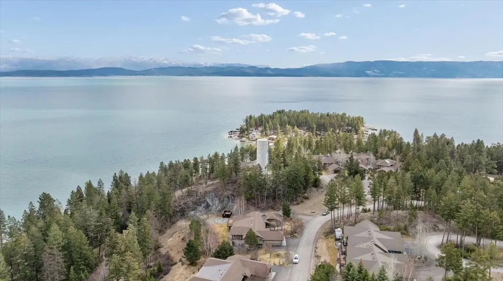 335 Jib Lane Lakeside MT 59922