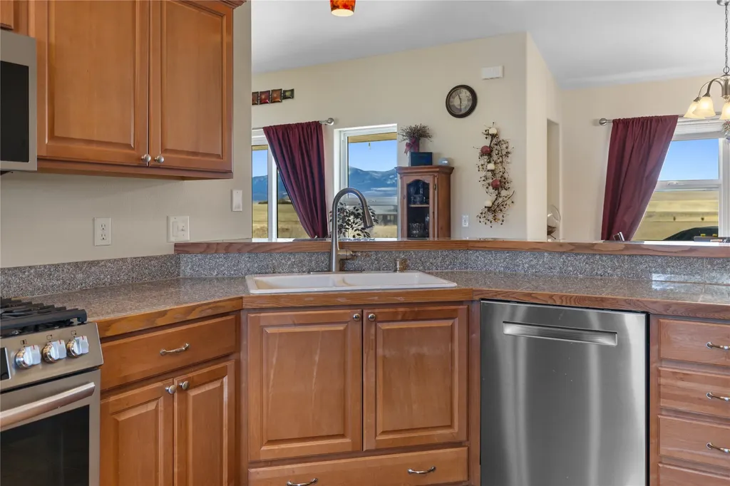 27 Sautter Lane Townsend MT 59644