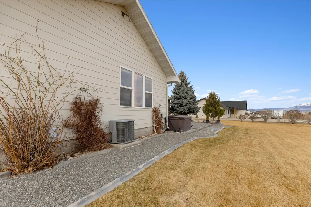 27 Sautter Lane Townsend MT 59644