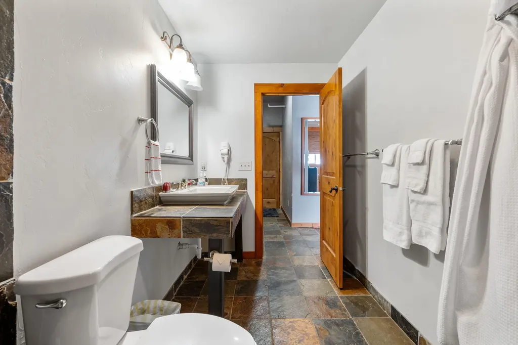 5 Swan Way Bigfork MT 59911