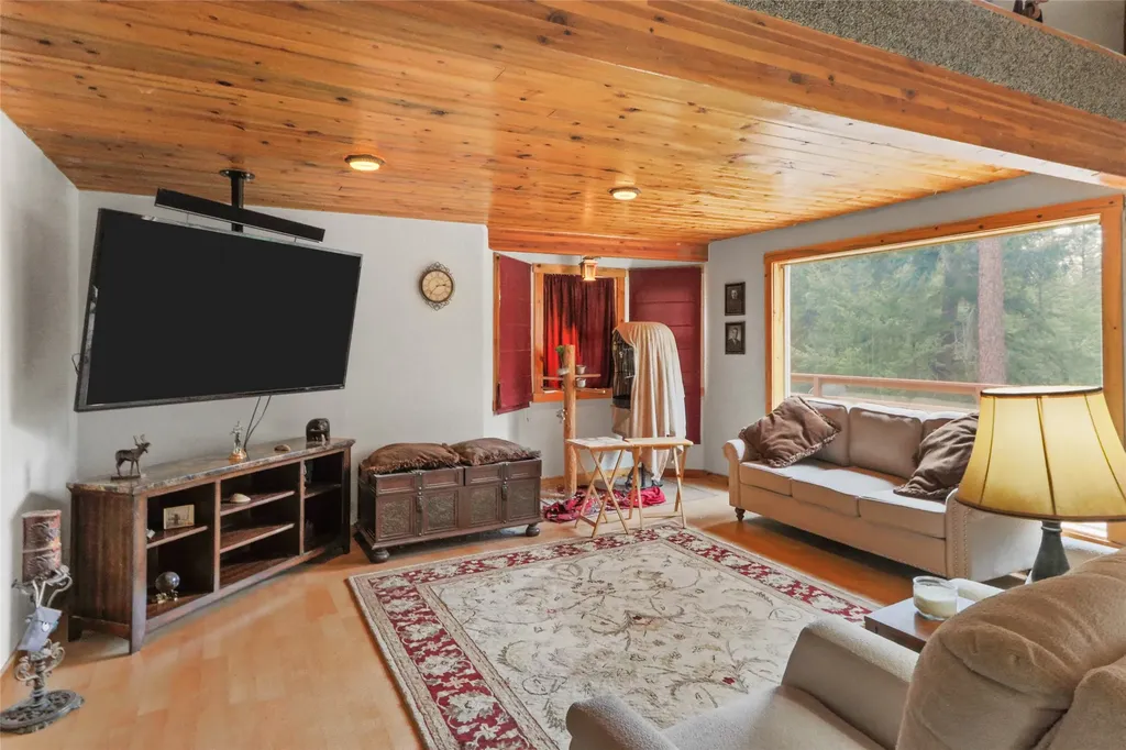 152 Buffalo Bill Road Plains MT 59859