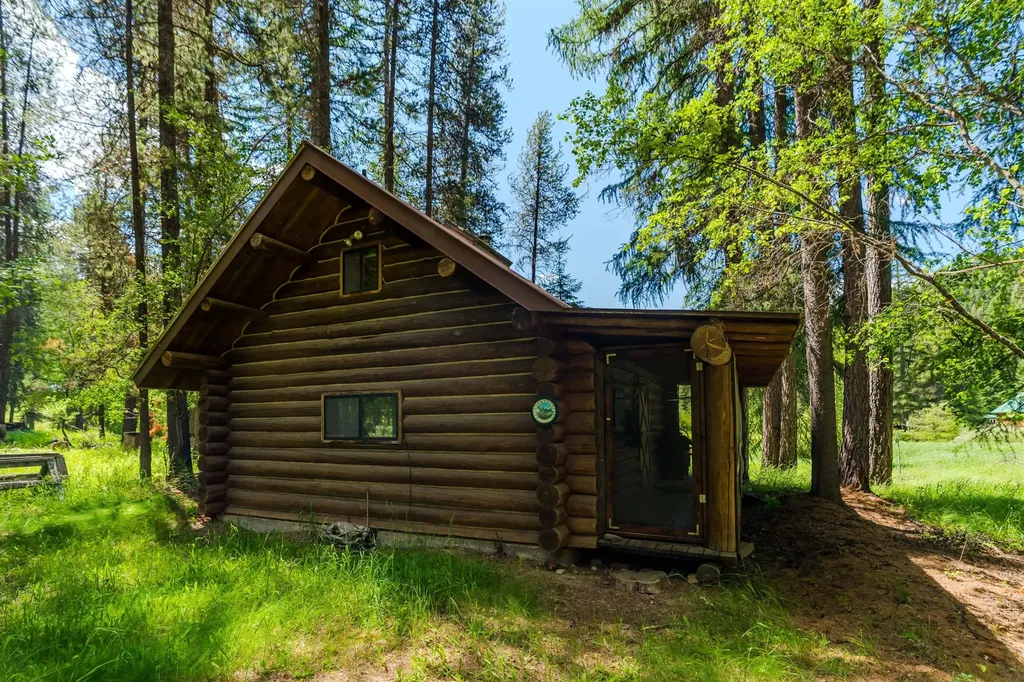 796 Tamarack Lane Troy MT 59935