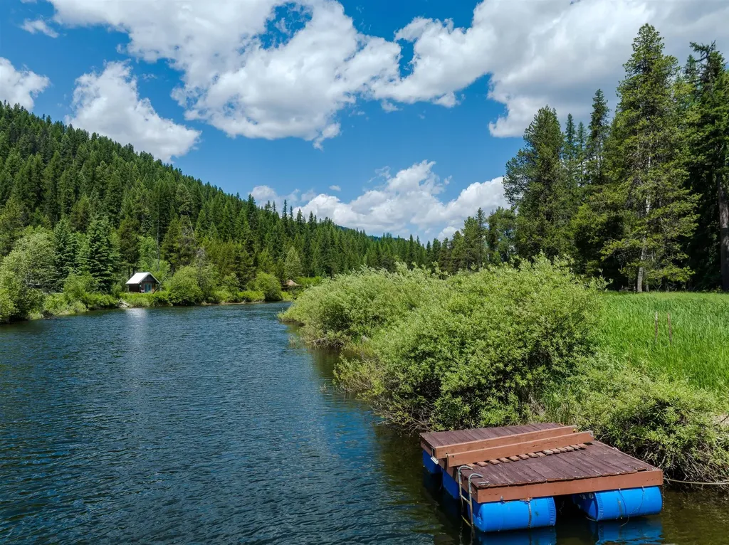 796 Tamarack Lane Troy MT 59935