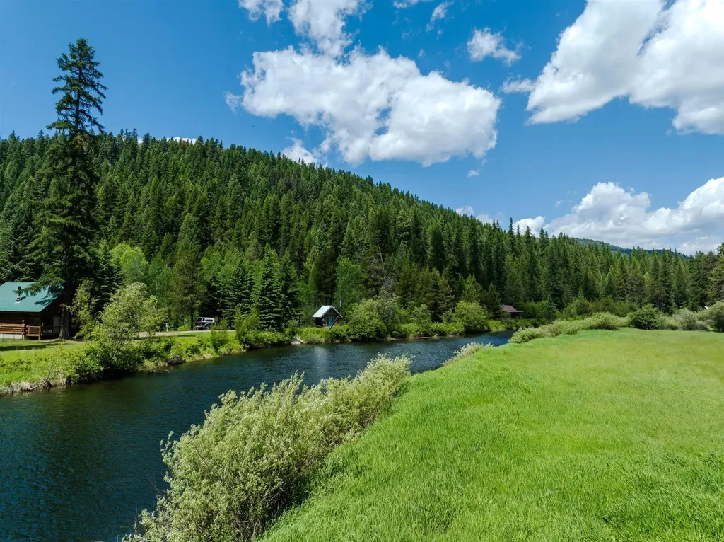 796 Tamarack Lane Troy MT 59935