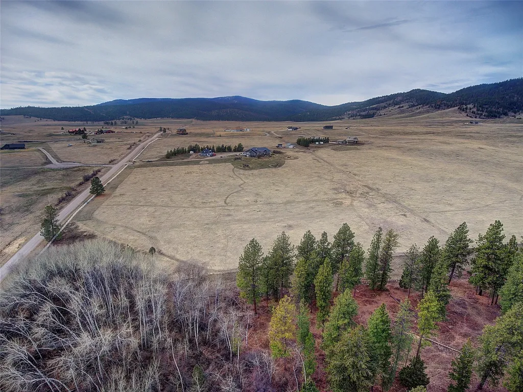 31365 Walking Horse Lane Big Arm MT 59910