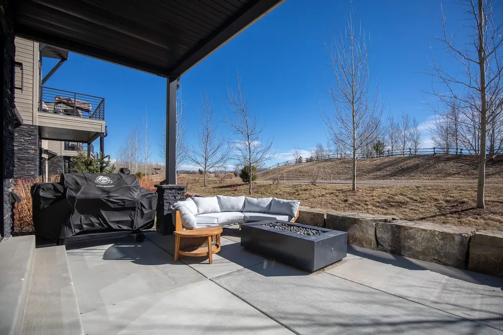 10 Caymus Lane Bozeman MT 59718