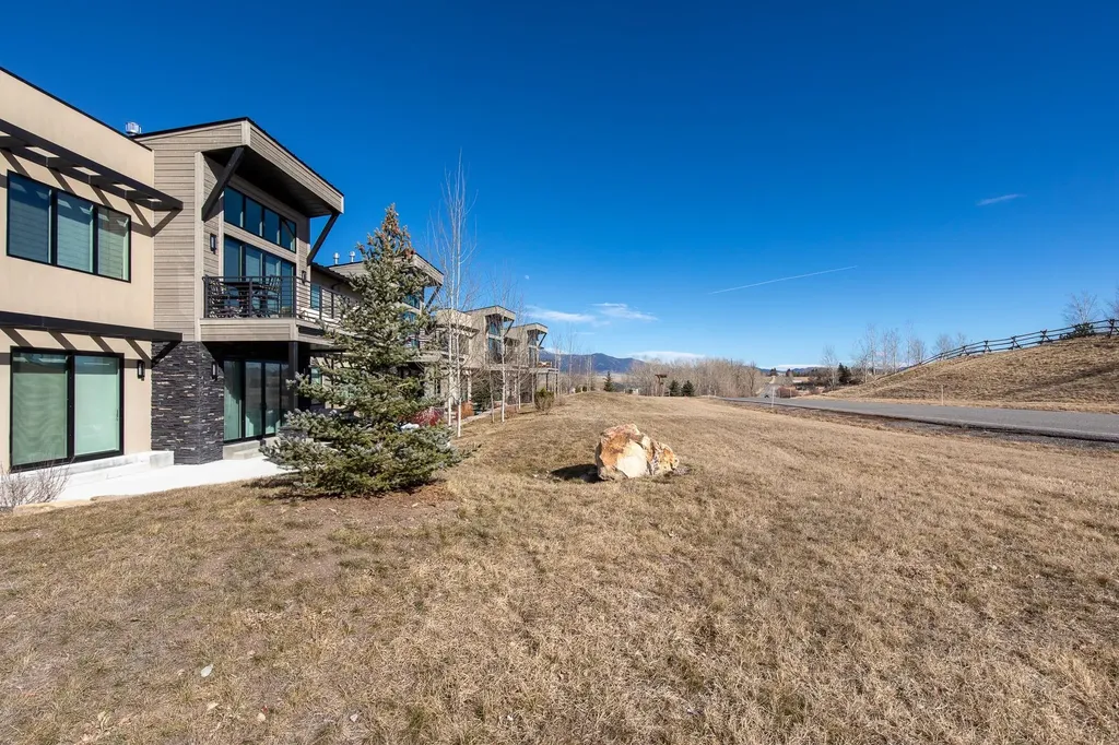 10 Caymus Lane Bozeman MT 59718