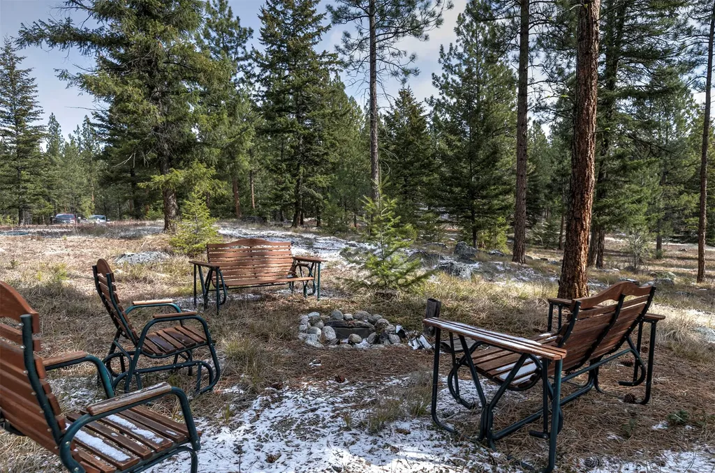 1065 Bear Creek Trail Victor MT 59875