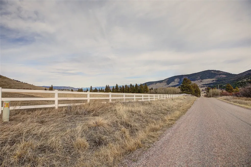 31365 Walking Horse Lane Big Arm MT 59910