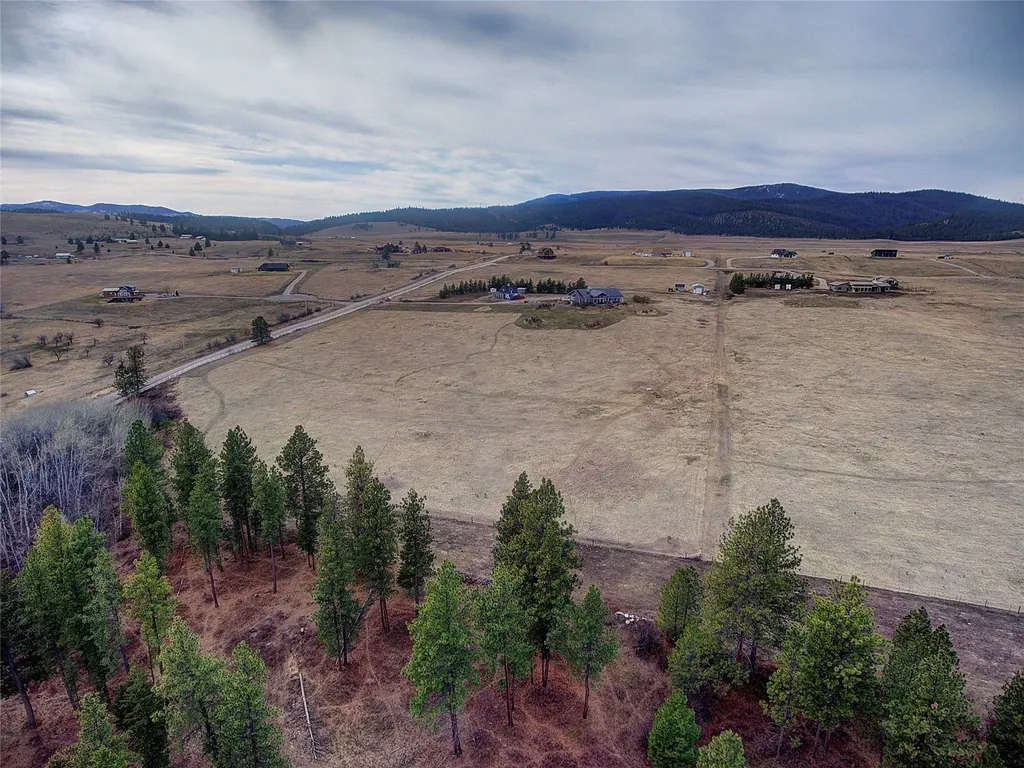 31365 Walking Horse Lane Big Arm MT 59910