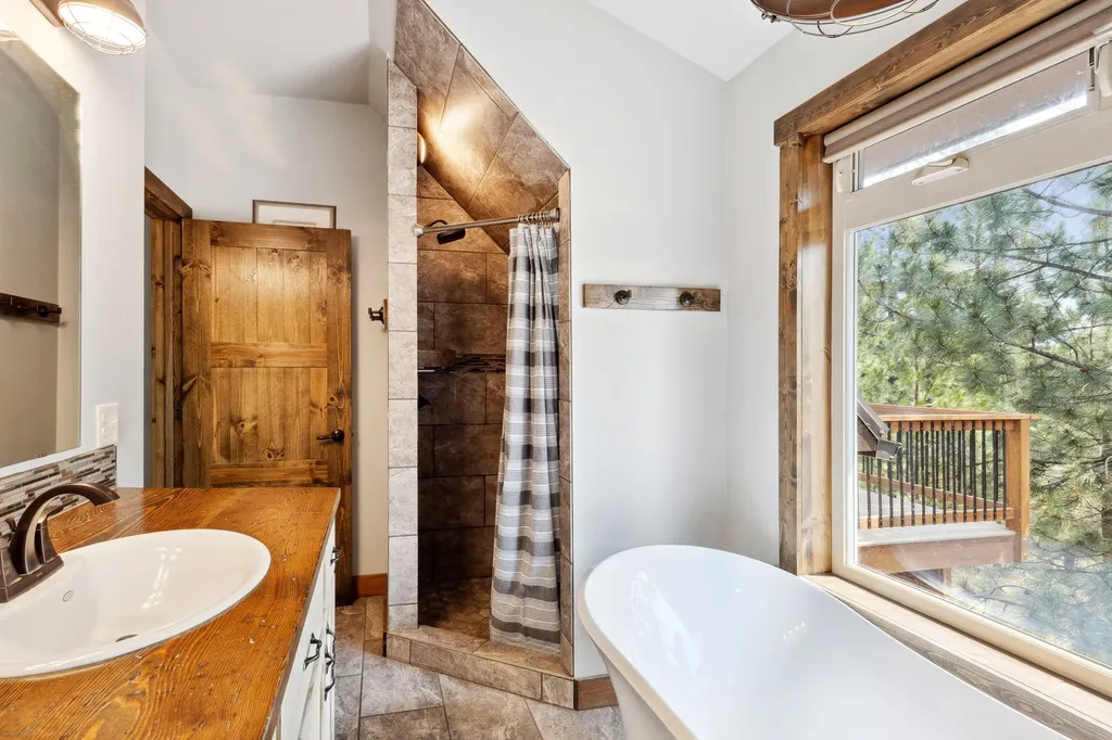 5608 Trinity Way Florence MT 59833