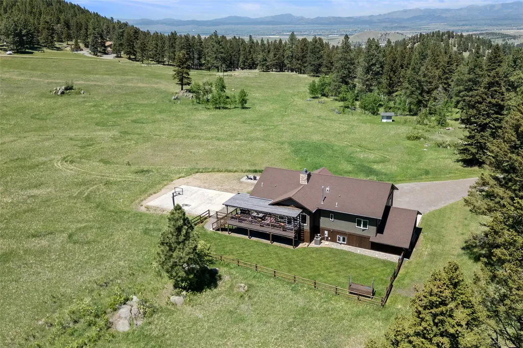 36 Lost Trail Clancy MT 59634