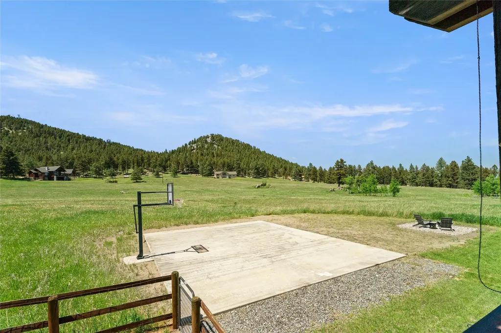 36 Lost Trail Clancy MT 59634