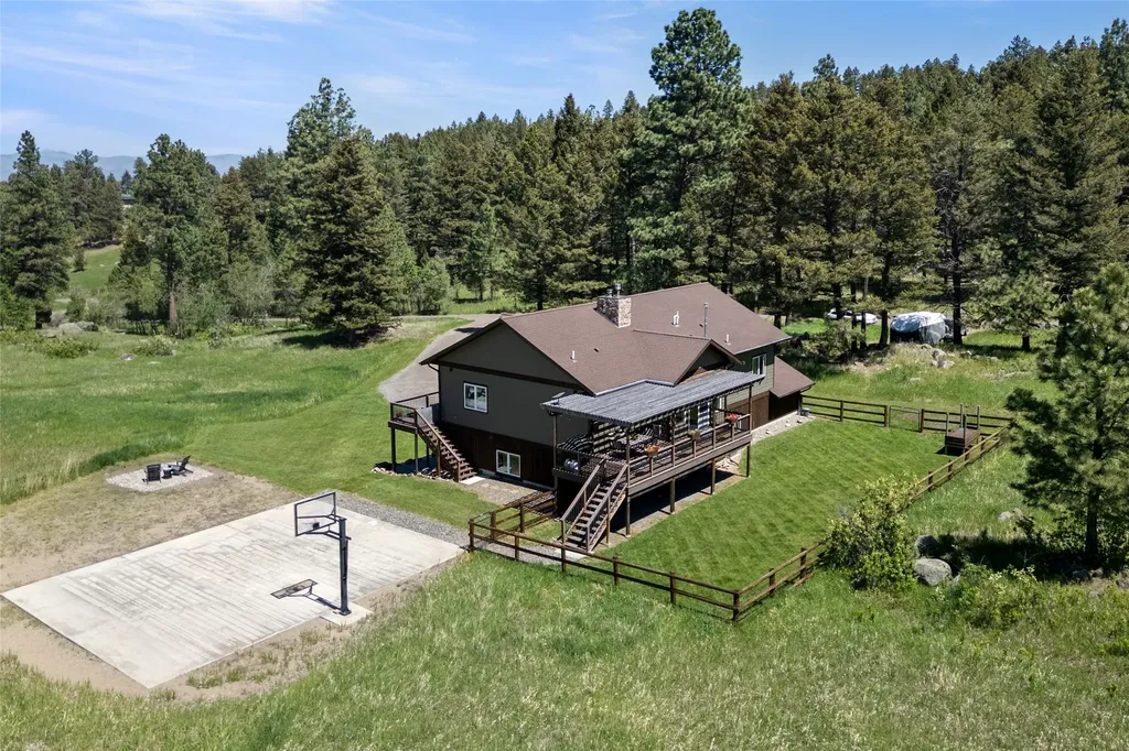 36 Lost Trail Clancy MT 59634