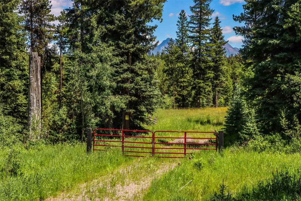 16445 North Fork Road Polebridge MT 59928