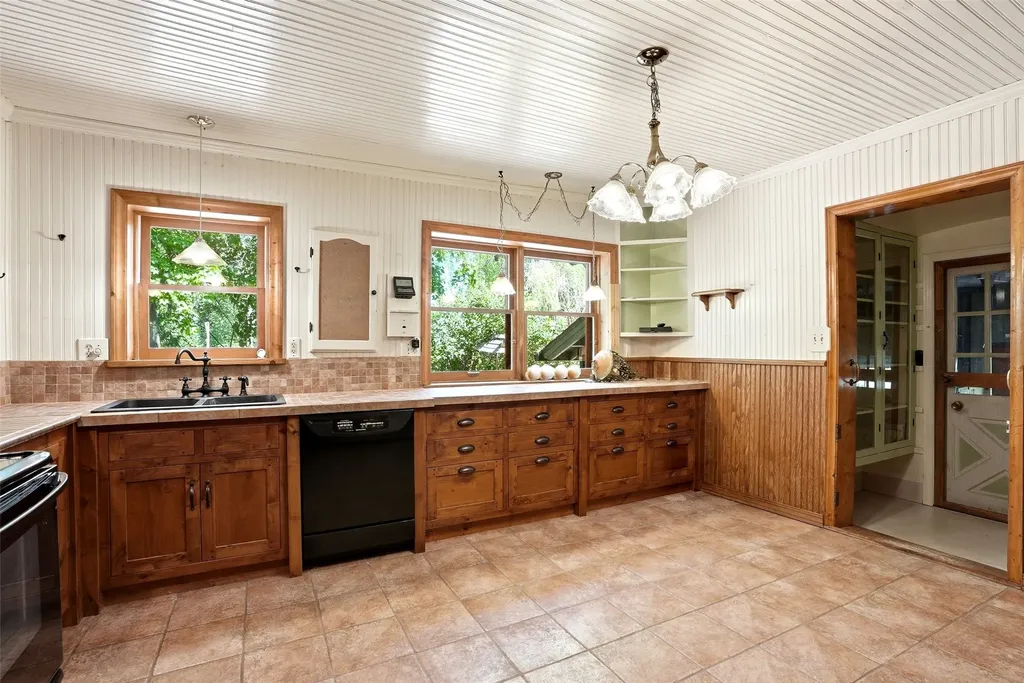 366 Blodgett Camp Road Hamilton MT 59840