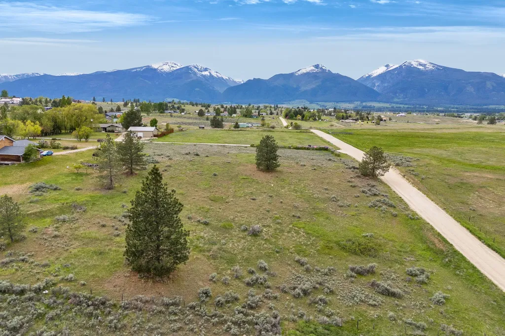 Nkn Cougar Lane Stevensville MT 59870