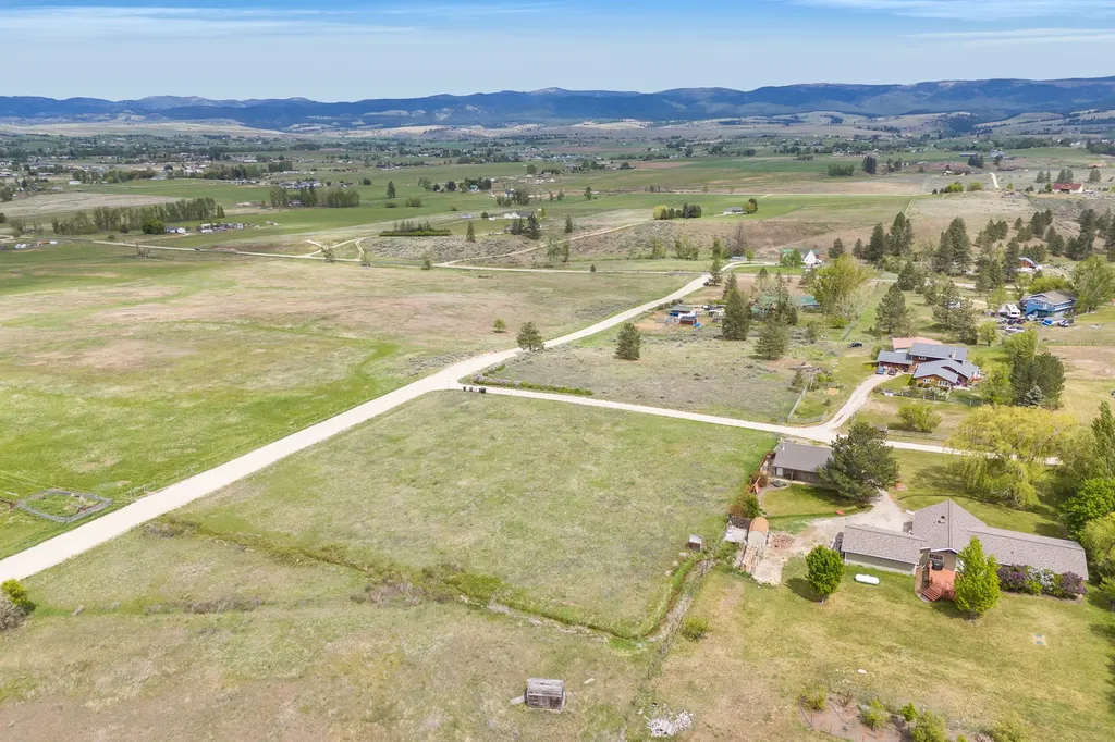 Nkn Cougar Lane Stevensville MT 59870