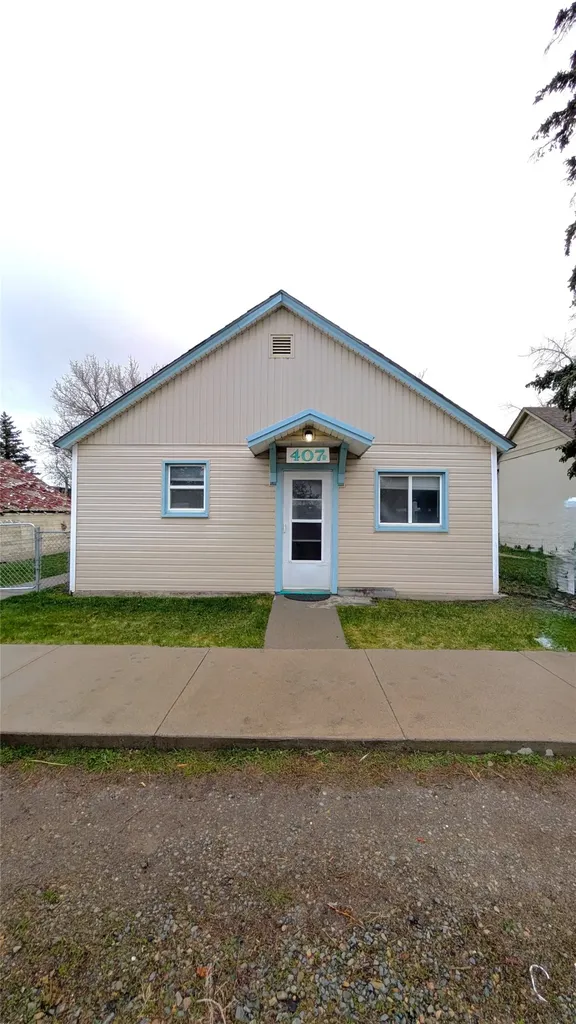 407 W Riggs Street East Helena MT 59635