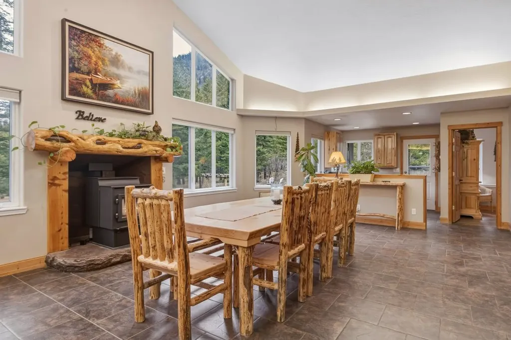 14300 Cambridge Road Bonner MT 59823