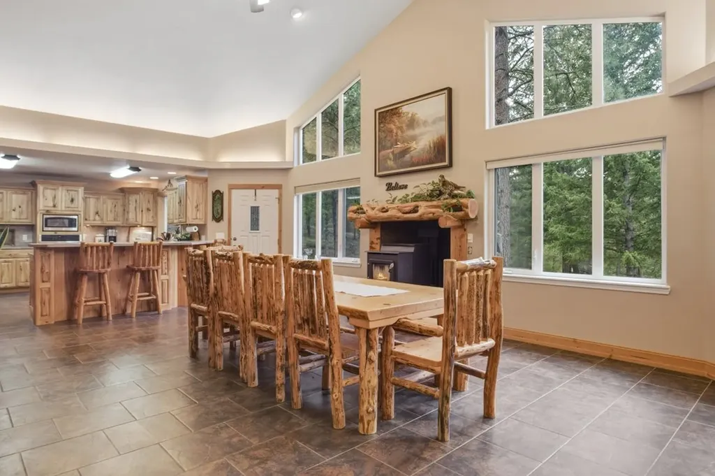 14300 Cambridge Road Bonner MT 59823