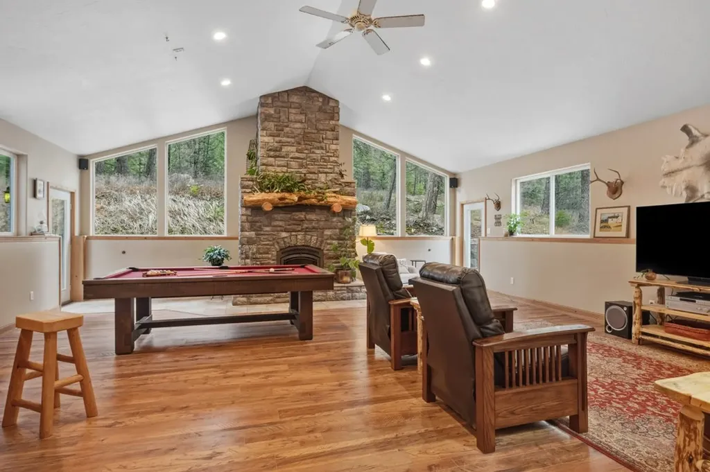 14300 Cambridge Road Bonner MT 59823