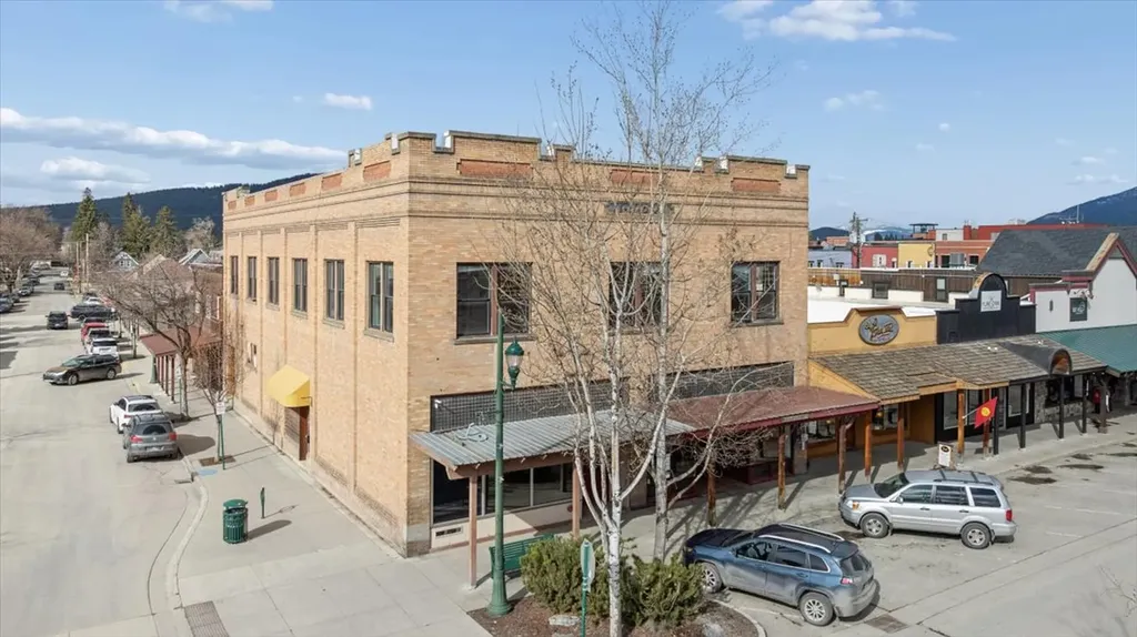 240 & 242 Central Avenue Whitefish MT 59937
