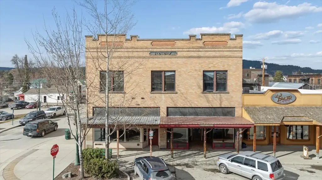 240 & 242 Central Avenue Whitefish MT 59937