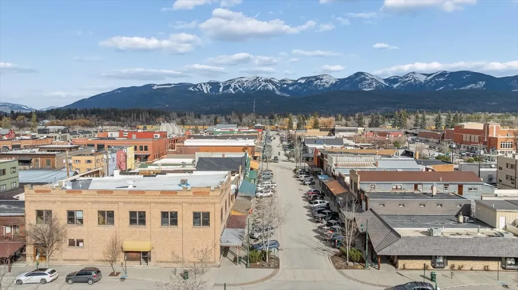 240 & 242 Central Avenue Whitefish MT 59937