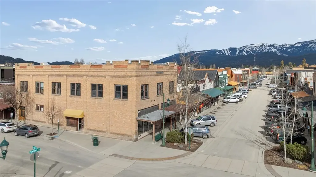 240 & 242 Central Avenue Whitefish MT 59937