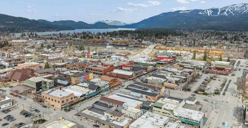 240 & 242 Central Avenue Whitefish MT 59937