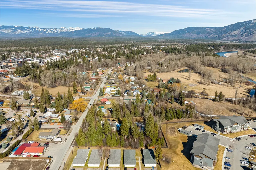 1009 3rd Avenue E Columbia Falls MT 59912