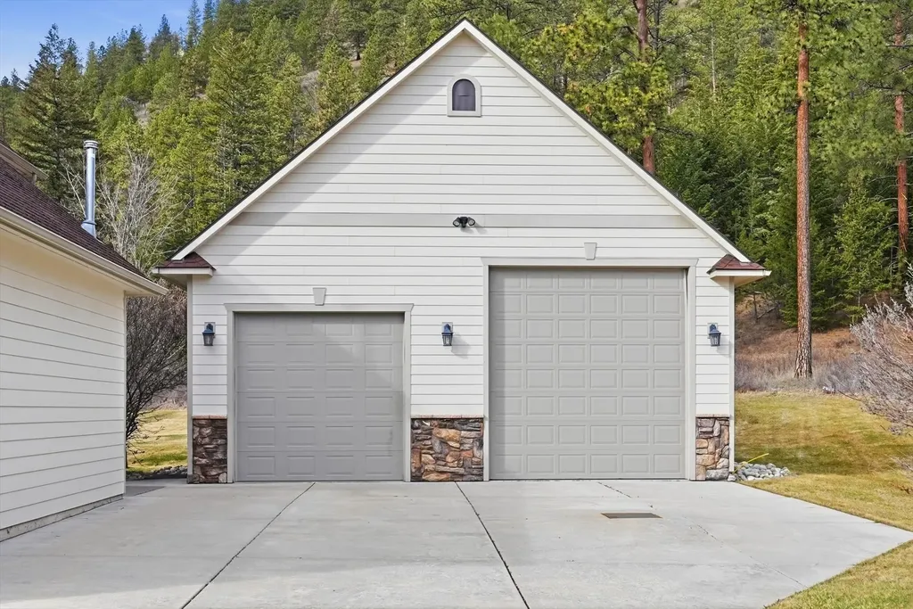 10596 Nez Perce Loop Lolo MT 59847