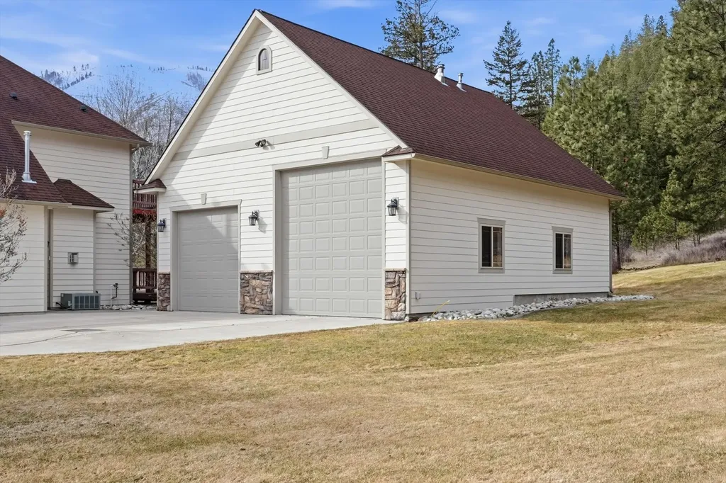 10596 Nez Perce Loop Lolo MT 59847
