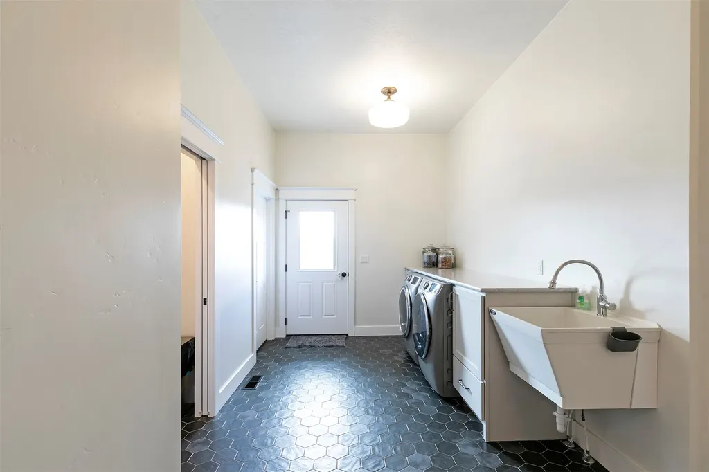 843 Lecoure Lane Stevensville MT 59870
