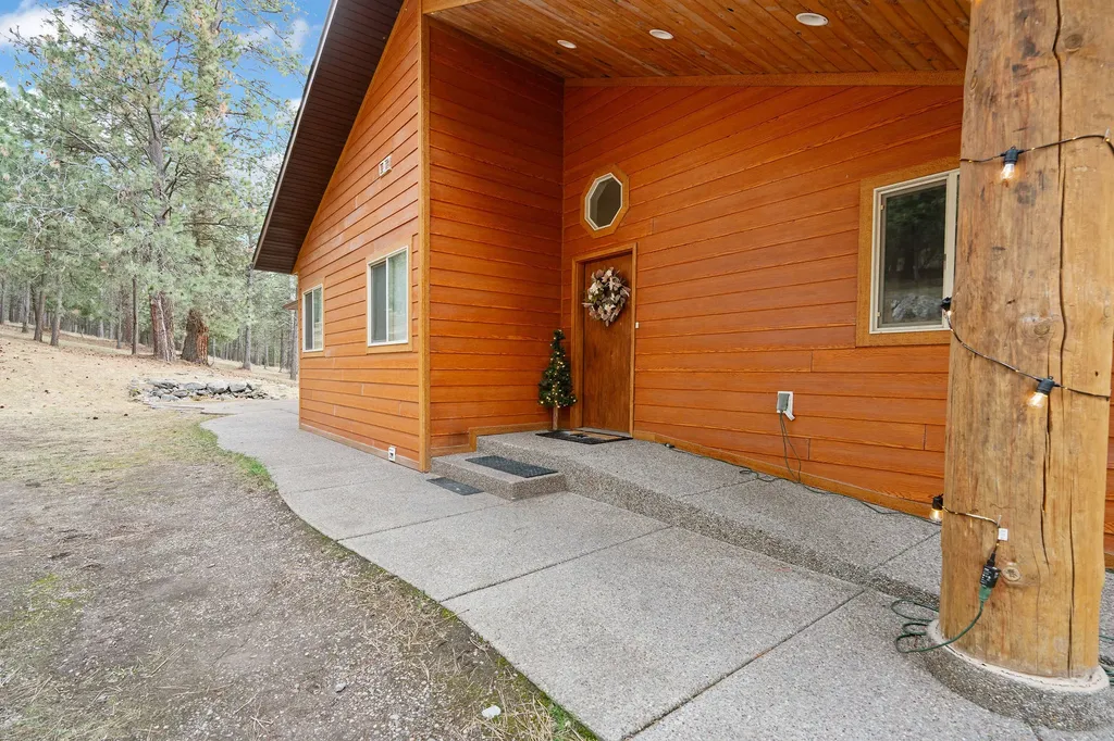 32415 Alpine Place Polson MT 59860