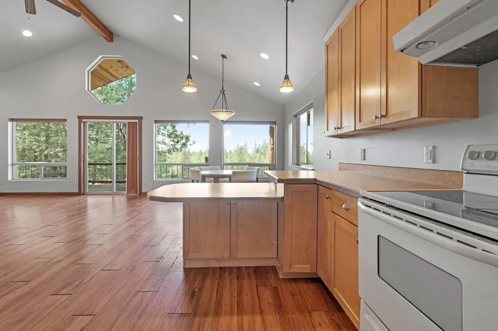 32415 Alpine Place Polson MT 59860