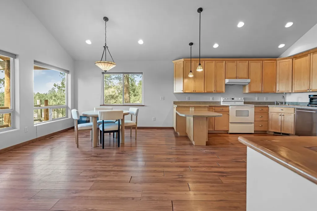 32415 Alpine Place Polson MT 59860