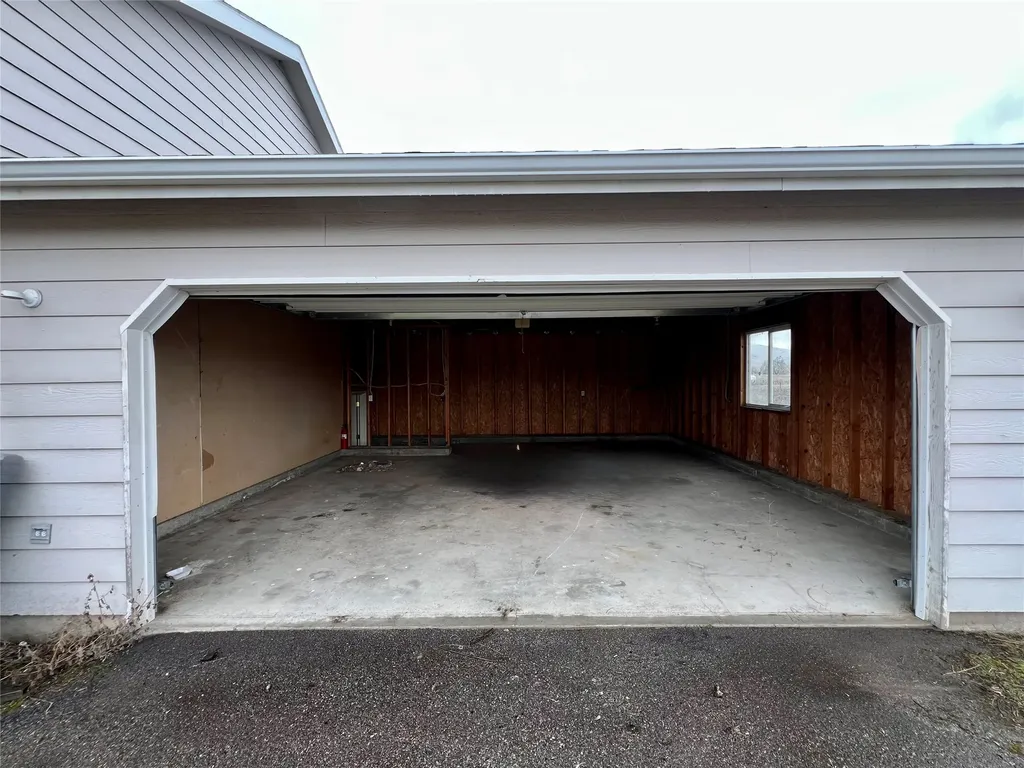 62311 Ash Lane St Ignatius MT 59865