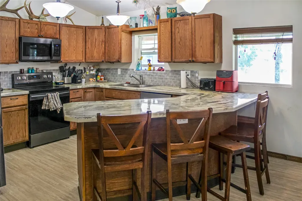 122 E Richland Avenue Shelby MT 59474