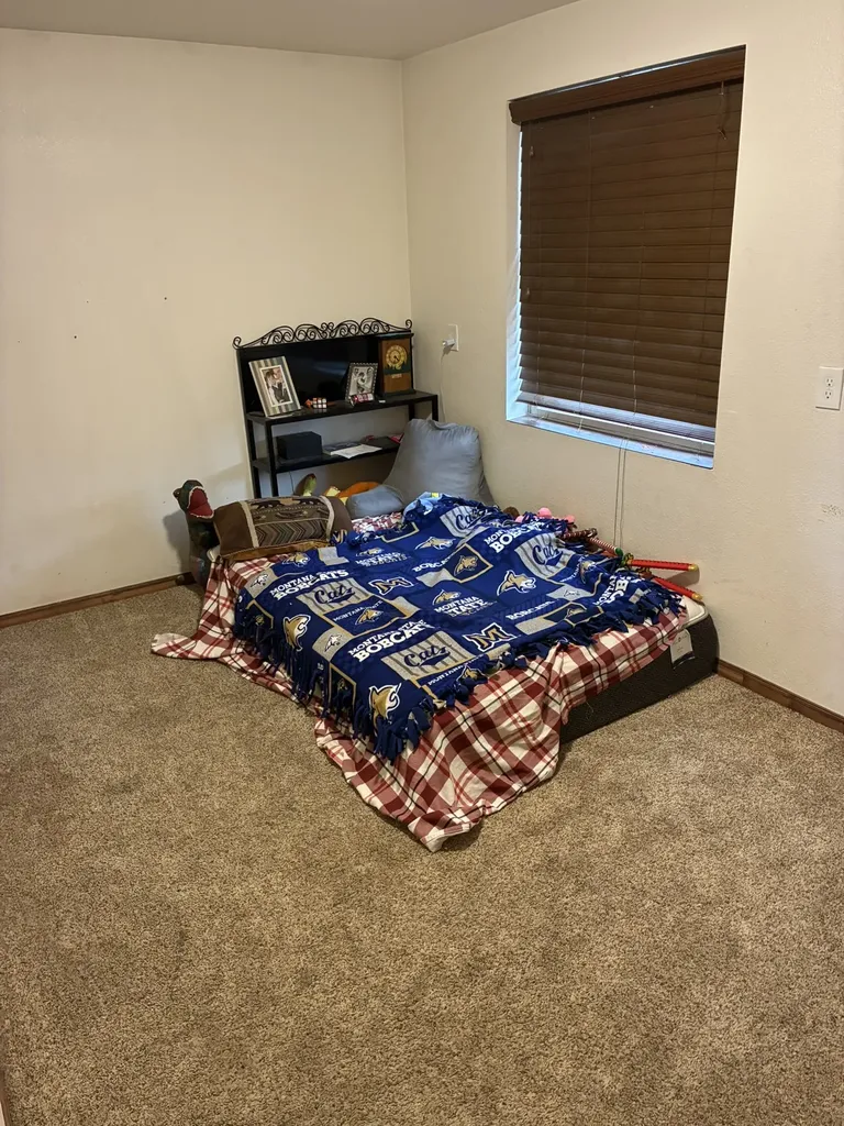 122 E Richland Avenue Shelby MT 59474