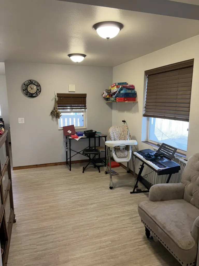 122 E Richland Avenue Shelby MT 59474