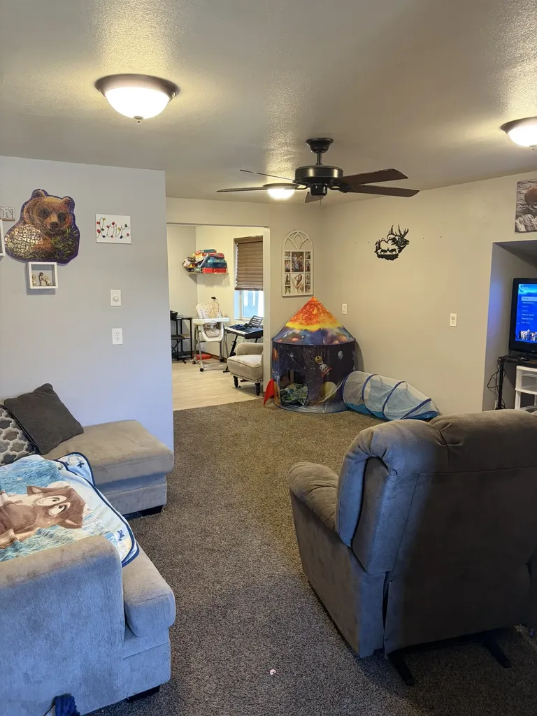 122 E Richland Avenue Shelby MT 59474