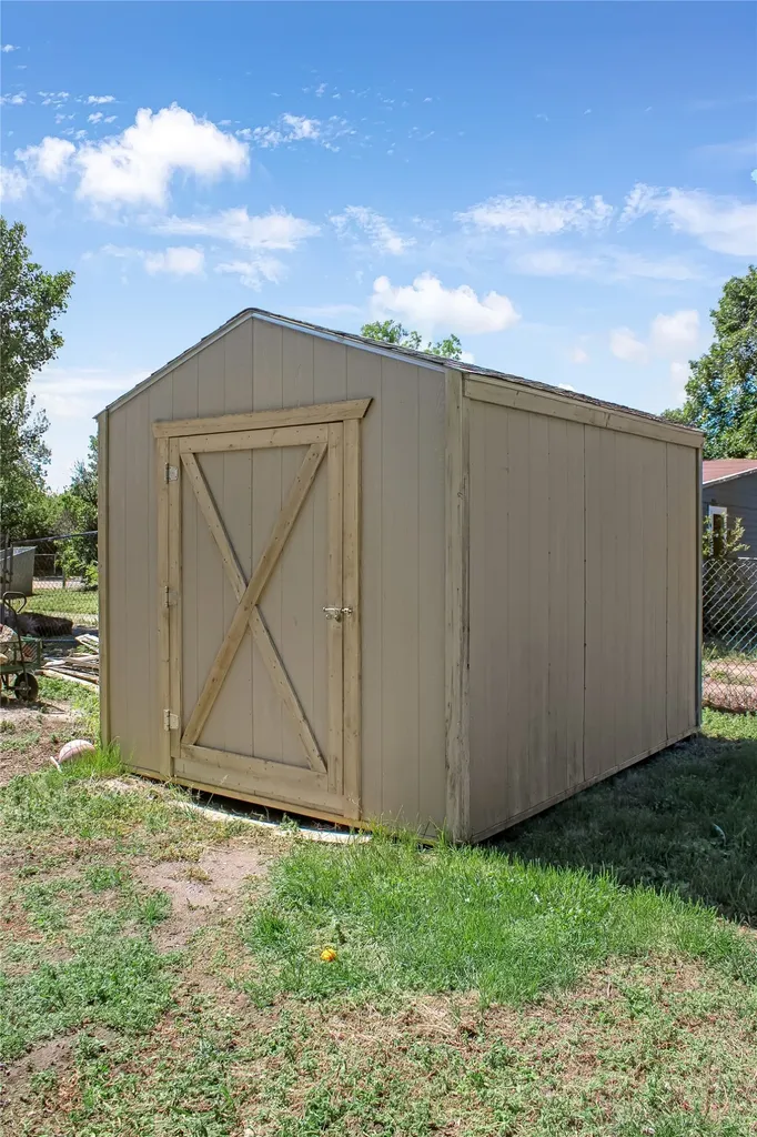 122 E Richland Avenue Shelby MT 59474