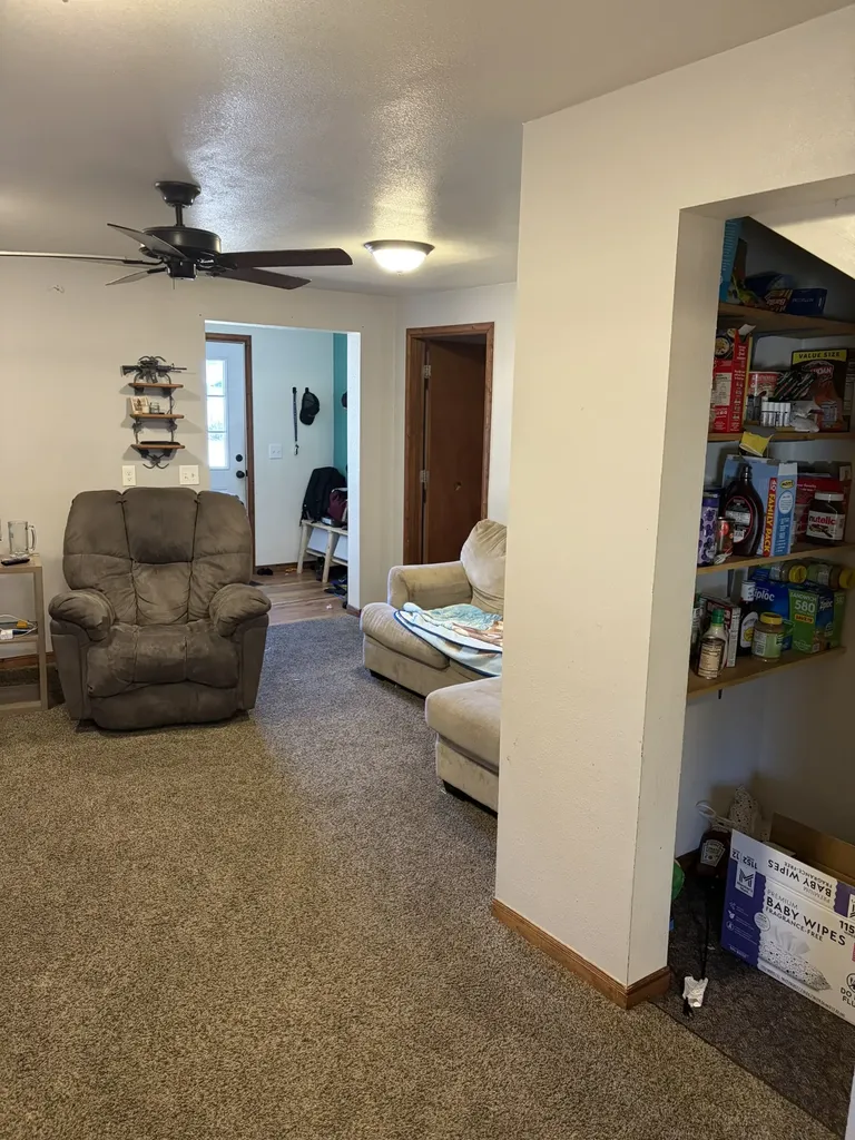 122 E Richland Avenue Shelby MT 59474