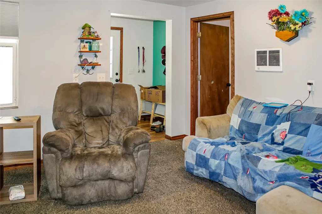 122 E Richland Avenue Shelby MT 59474