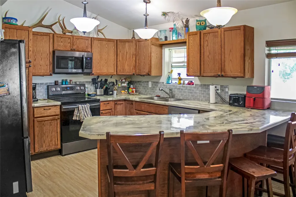 122 E Richland Avenue Shelby MT 59474