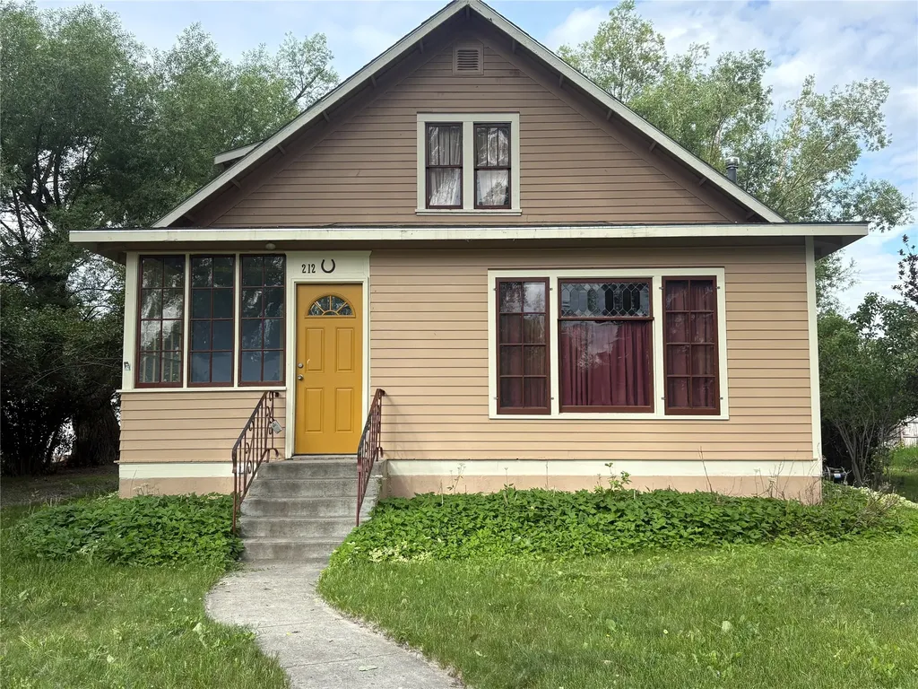 212 4th Ave NE 4th Avenue NE Choteau MT 59422