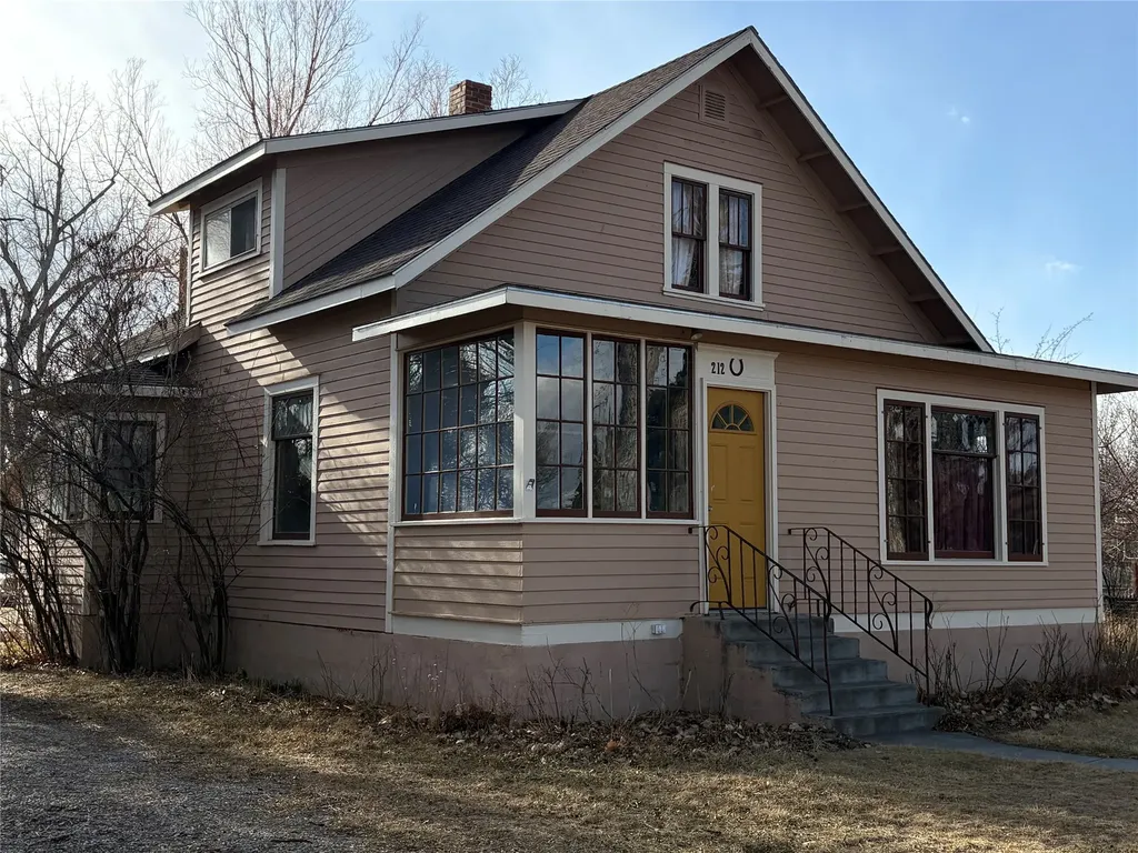 212 4th Ave NE 4th Avenue NE Choteau MT 59422