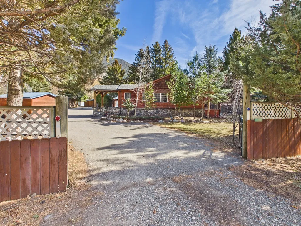 4964 Us Highway 89 S Livingston MT 59047